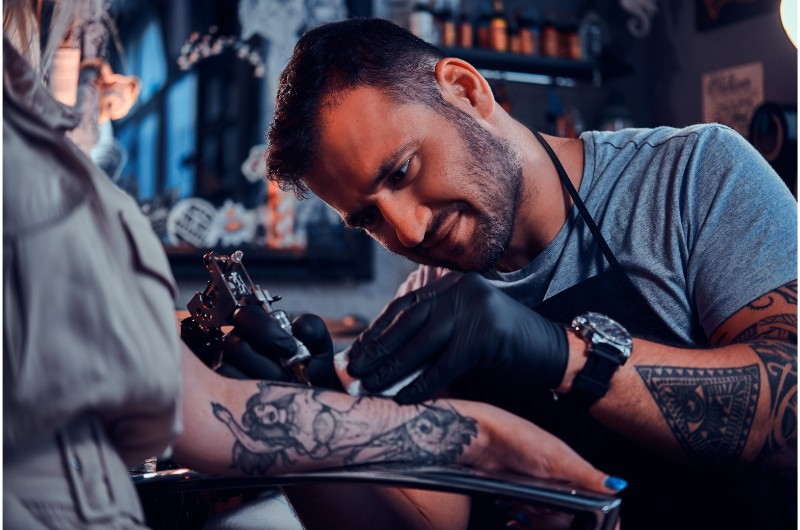 Imagine Reguli de igienă în saloanele de tatuaje: 4 produse profesionale recomandate