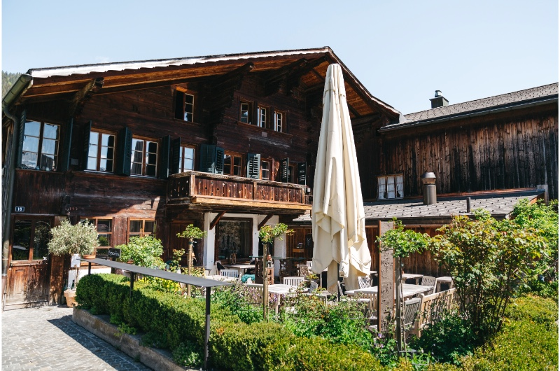 Imagine Cerințe obligatorii pentru pensiunile turistice în funcție de numărul de margarete