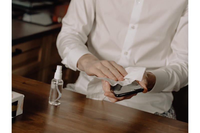 dezinfectare_telefon